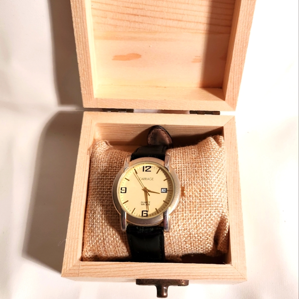 Carriage by Timex mens vintage wristwatch